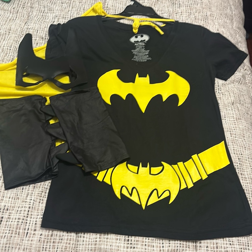 Batgirl T-Shirt costume, mask and gloves